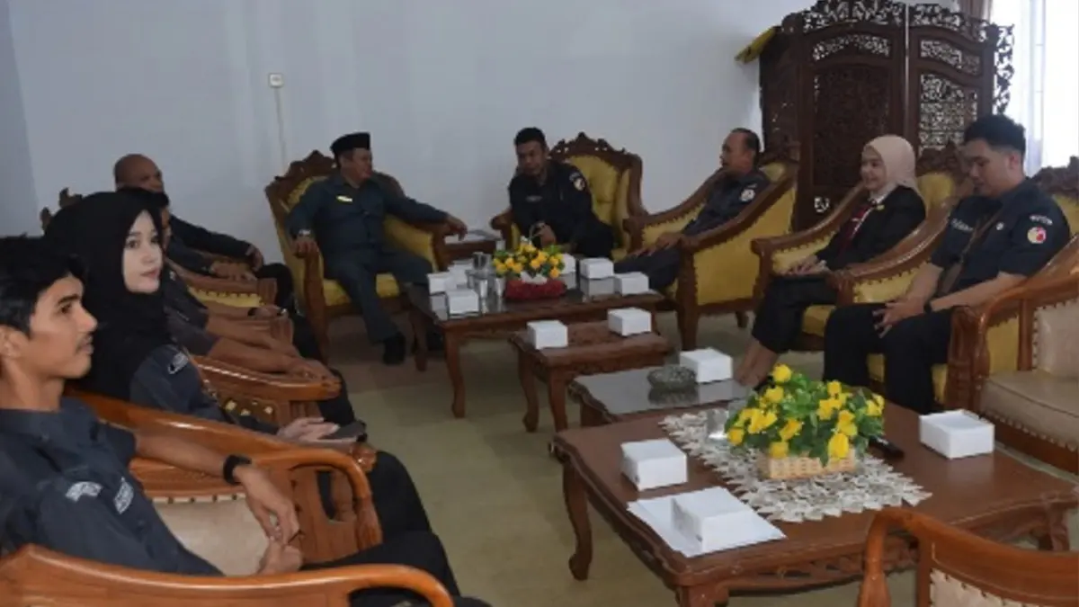 Bawaslu Kabupaten Mempawah melakukan pertemuan koordinasi dengan ketua dan Sekretaris DPRD.