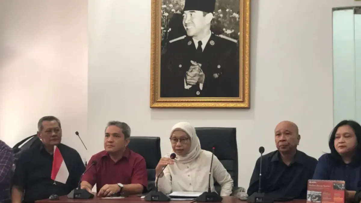 Rektorat UBK menyampaikan keterangan kepada awak media terkait dengan isu penerimaan uang oleh perwakilan mahasiswa UBK yang berdemo di Jakarta beberapa waktu lalu. (Sahrul Yunizar/JawaPos.com)