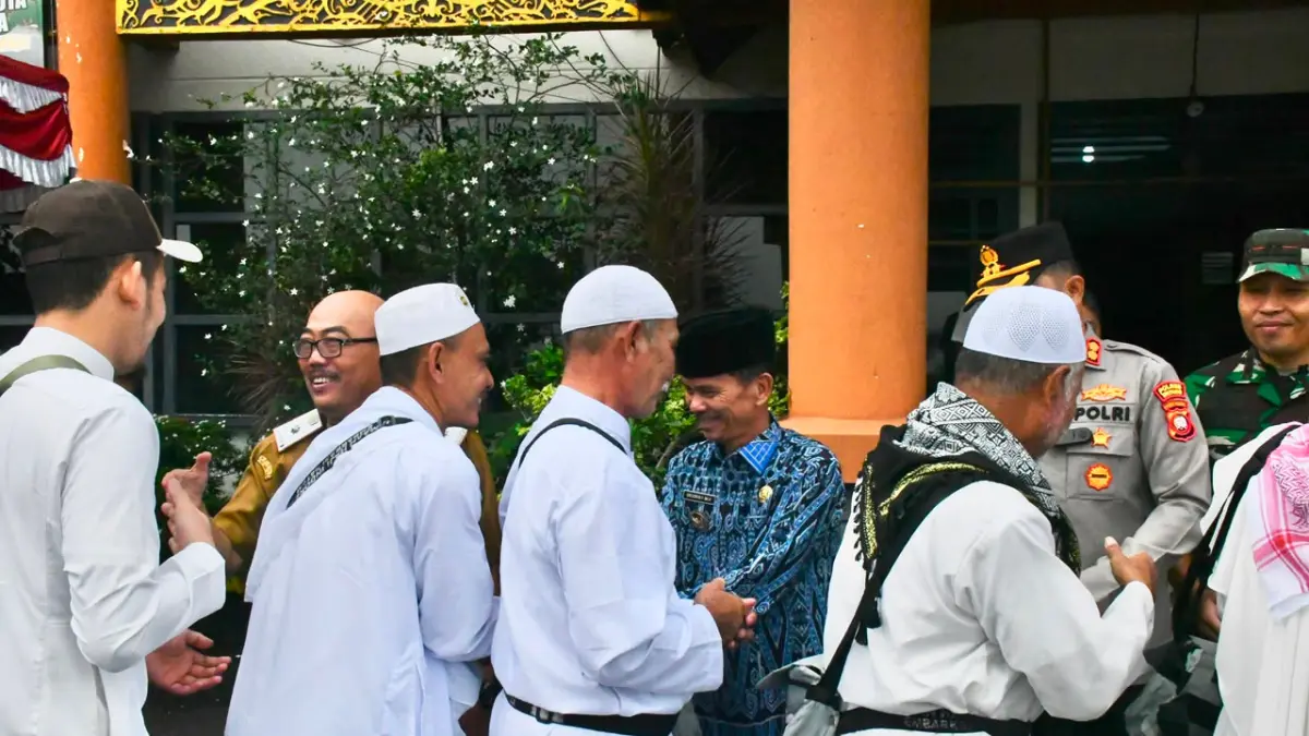 Sebanyak 33 jamaah haji asal Kabupaten Sintang telah kembali ke daerah setelah menunaikan ibadah haji di Tanah Suci selama kurang lebih 40 hari. (RISKA / PONTIANAK POST)