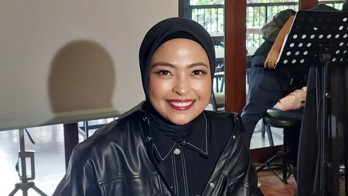 Vokalis Kotak, Tantri Syalindri