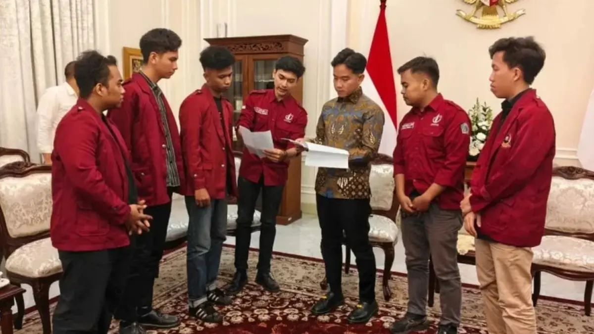 Wapres RI Gibran Rakabuming Raka menerima 15 perwakilan mahasiswa di Istana Wakil Presiden, Jakarta, Senin (15/6/2026) sore. (BPMI SETWAPRES)