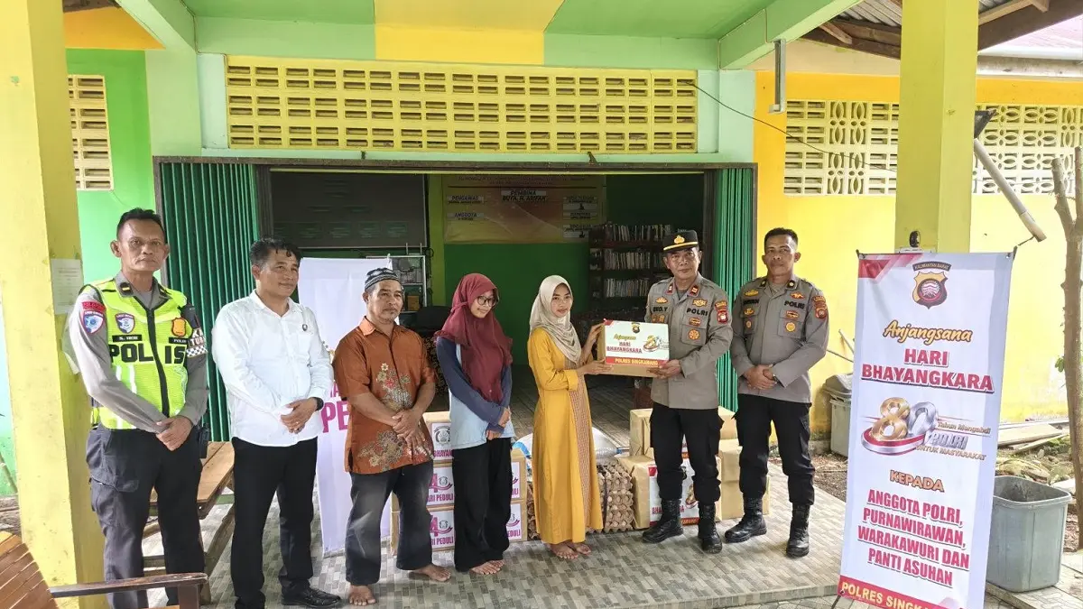 Polres Singkawang melaksanakan kegiatan anjangsana dan bakti sosial dengan mengunjungi Panti Asuhan Sidratul Muntaha di Jalan Wonosari, Kelurahan Roban, Kecamatan Singkawang Tengah.