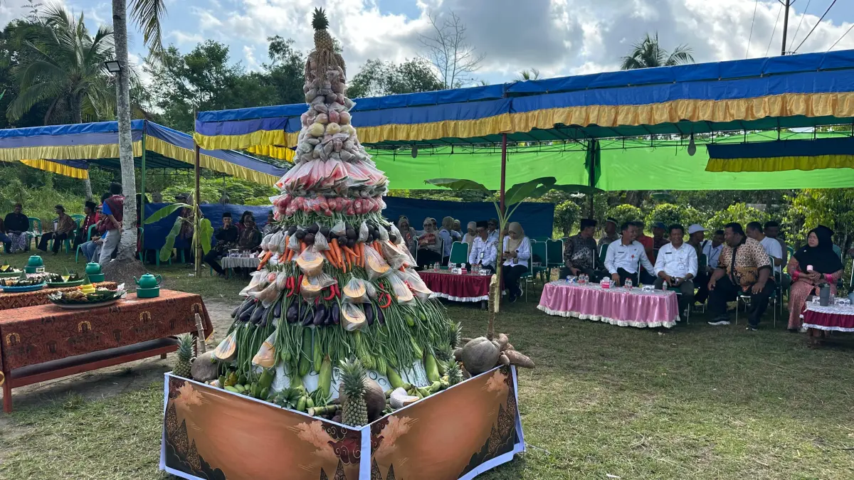 Ritual budaya sedekah bumi di Dusun Bemban Desa Sejegi Mempawah