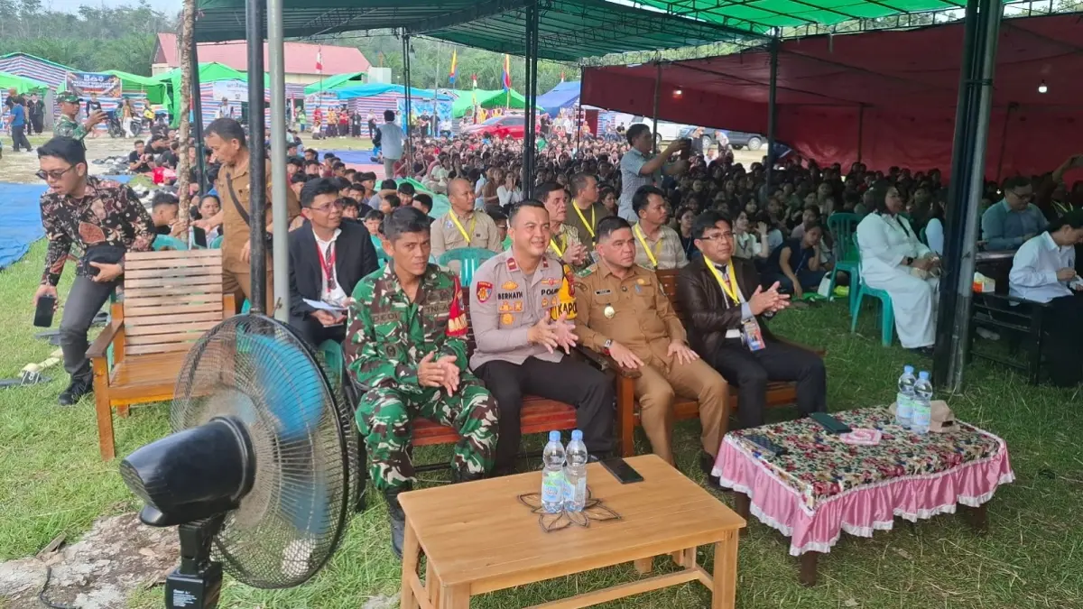 Wakil Bupati Landak Erani membuka Youth Camp GPDI Se-Kalimantan Barat Tahun 2026 di Mandor pada Selasa (23/6). (ISTIMEWA)