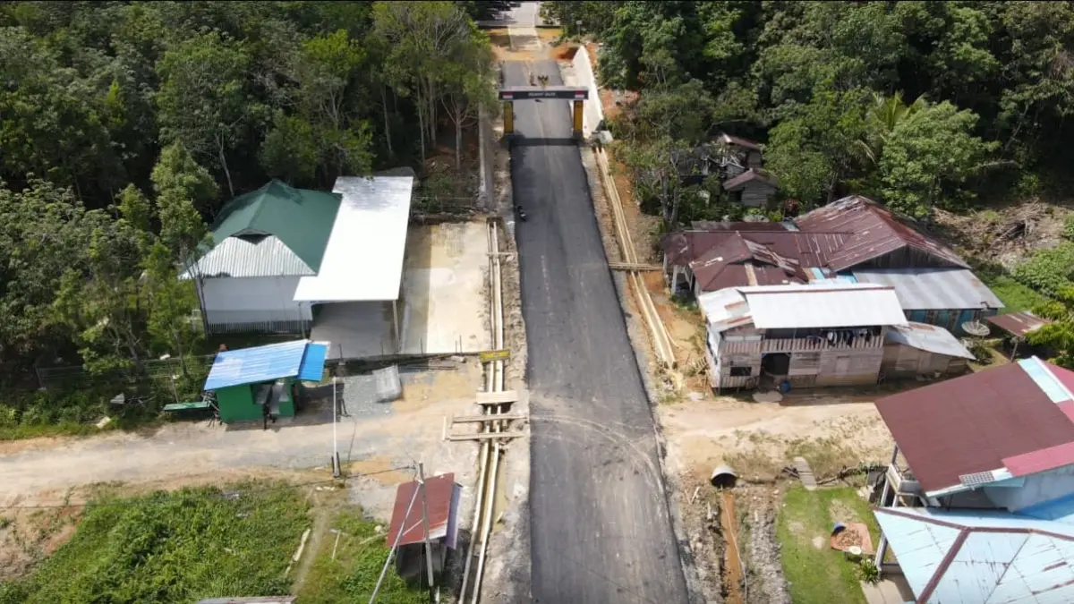 FOTO UDARA: Tampak dari udara kawasan Pos Lintas Batas (PLB) Temajuk di Desa Temajuk, Kecamatan Paloh, Kabupaten Sambas, Kamis (25/6/2026). (FAHROZI/PONTIANAK POST)