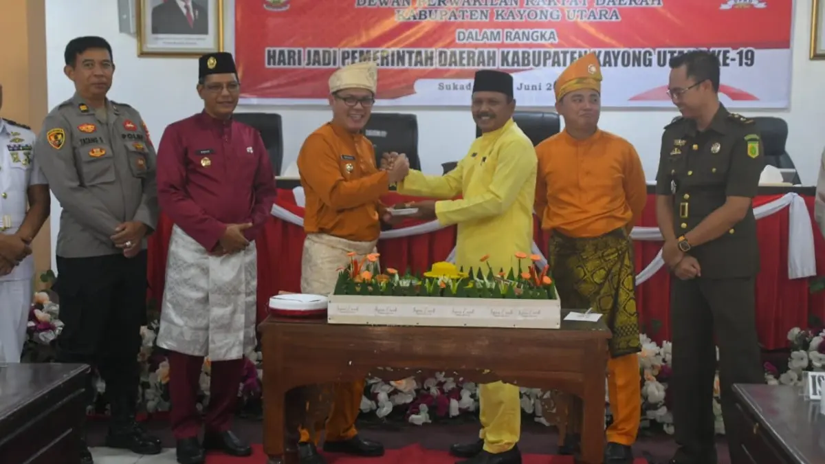 Rapat Paripurna Istimewa DPRD Kabupaten Kayong Utara dalam rangka Hari Jadi ke-19 Pemerintah Daerah Kabupaten Kayong Utara di Ruang Rapat DPRD Kabupaten Kayong Utara, Kamis (25/6/2026). (PROKOPIM KAYONG UTARA)