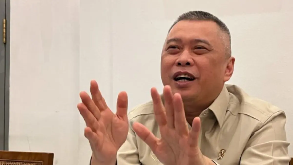 Menteri Perhubungan (Menhub) Dudy Purwagandhi berbicara dalam bincang bersama awak media, di Jakarta, Jumat (26/6). (ANTARA/Harianto)