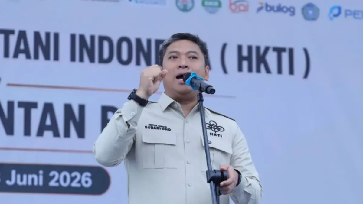 Wakil Menteri Pertanian RI Sudaryono menyampaikan arahan di Pontianak, Minggu (28/6/2026), agar seluruh pabrik kelapa sawit di Kalimantan Barat membeli tandan buah segar (TBS) petani sesuai harga yang ditetapkan pemerintah demi menjaga kesejahteraan petani sawit. 