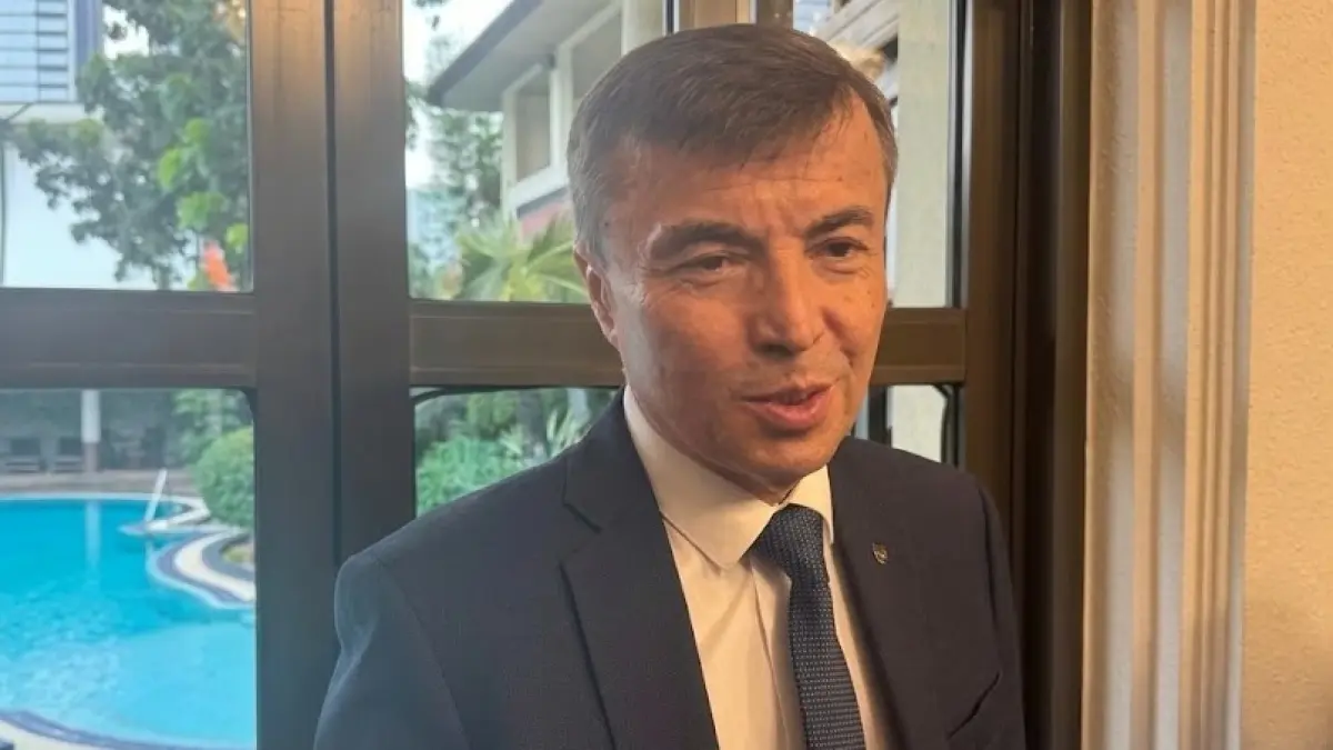 Duta Besar Rusia untuk Indonesia Sergey Tolchenov memberikan keterangan kepada wartawan di Jakarta, Rabu (24/6/2026), terkait kesiapan Rusia menjalin kerja sama impor minyak mentah dan pembangunan Pembangkit Listrik Tenaga Nuklir (PLTN) dengan Indonesia. (ANTARA/Cindy Frishanti)