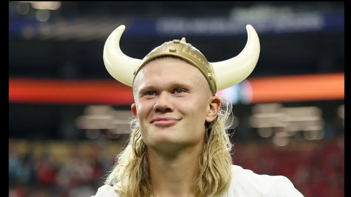 Erling Haaland merayakan kemenangan Norwegia atas Pantai Gading yang memastikan tiket ke babak 16 besar Piala Dunia 2026. (X@FIFAWorldCup)