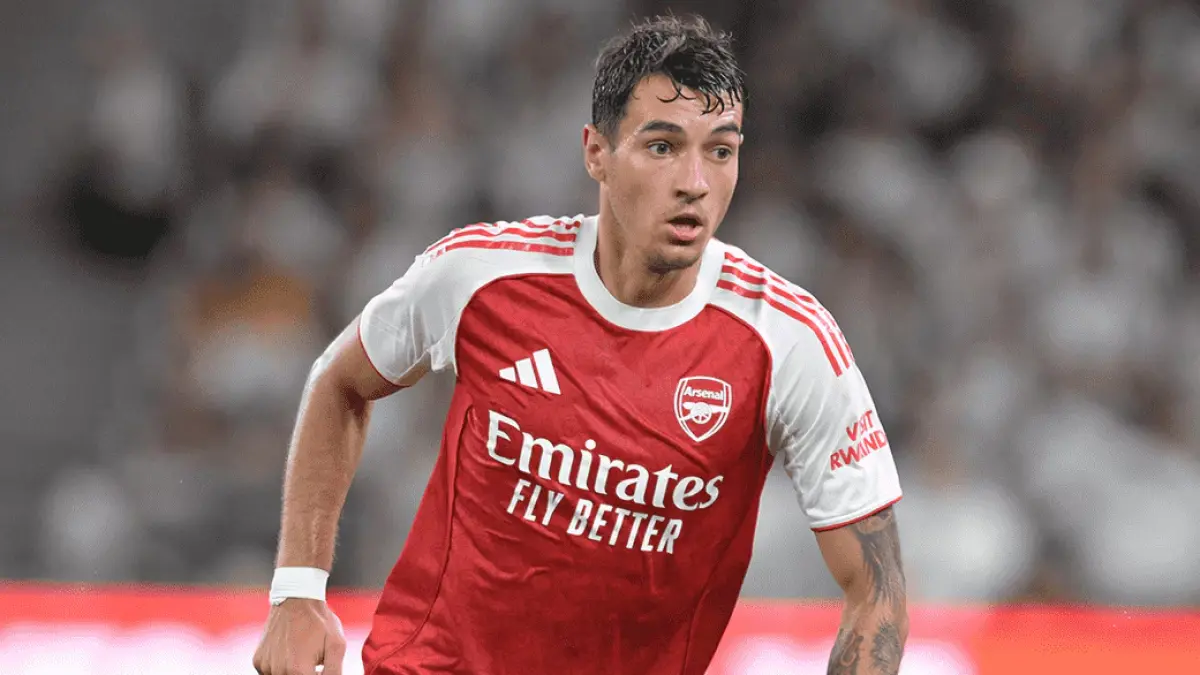 Jakub Kiwior resmi meninggalkan Arsenal setelah FC Porto mengaktifkan opsi pembelian permanen. (Dok.Arsenal)