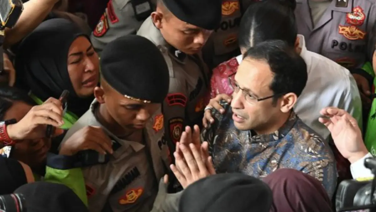 Majelis hakim memvonis Nadiem Anwar Makarim dengan pidana penjara 10 tahun, denda sebesar Rp1 miliar subsider 190 hari kurungan dan uang pengganti Rp809,59 miliar subsider pidana penjara selama lima tahun. (ANTARA FOTO/M Risyal Hidayat/agr)