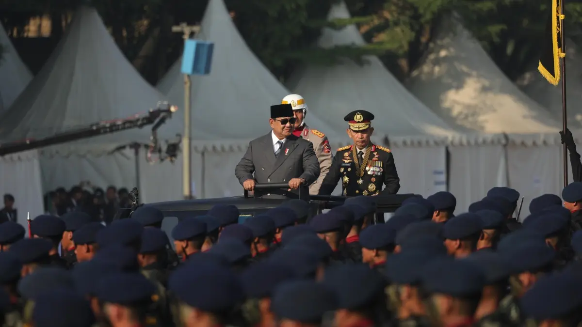Presiden RI Prabowo Subianto menghadiri peringatan Hari Ulang Tahun (HUT) ke-80 Bhayangkara di Satlat Brimob Polri, Cikeas, Kabupaten Bogor, Rabu (1/7). (BAKOM RI)