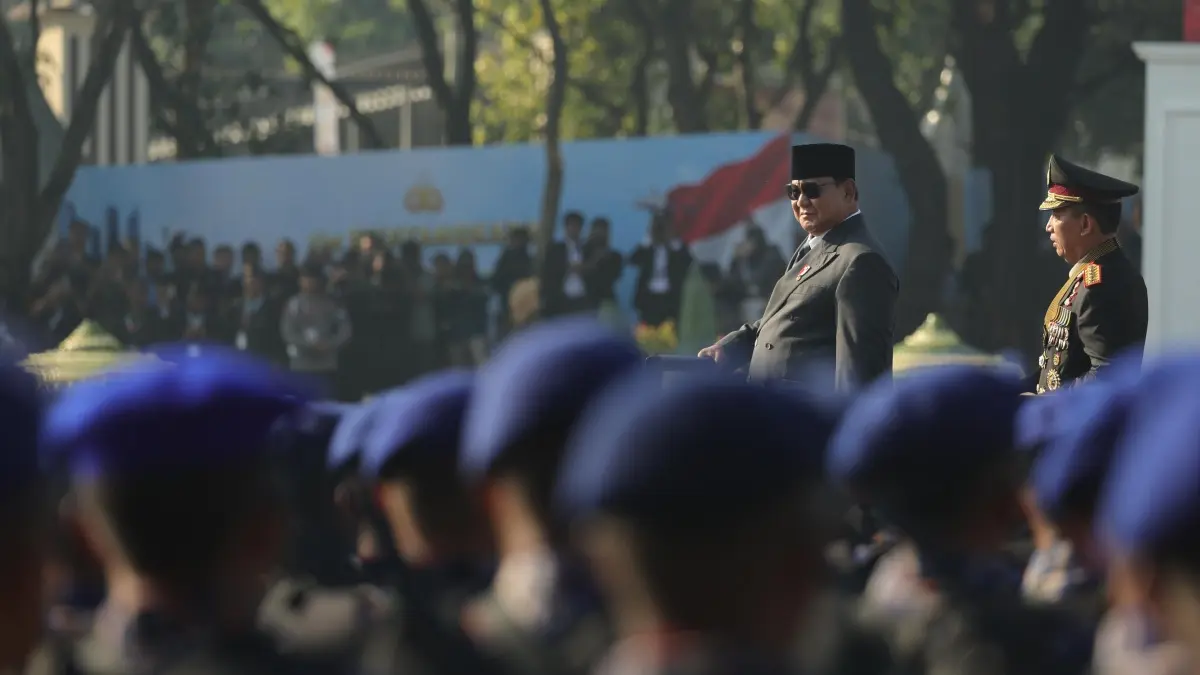 Presiden RI Prabowo Subianto menghadiri peringatan Hari Ulang Tahun (HUT) ke-80 Bhayangkara di Satlat Brimob Polri, Cikeas, Kabupaten Bogor, Rabu (1/7). (BAKOM RI)