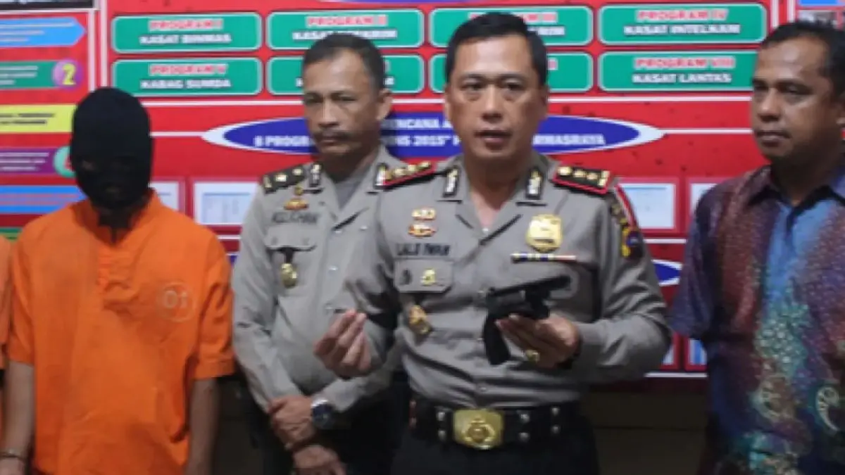 Brigjen Pol Lalu Muhammad Iwan Mahardan saat menjabat Kapolres Dharmasraya. (Jawapos)