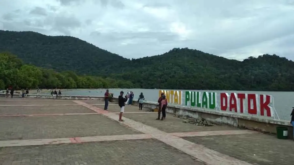 PANTAI : Satu diantara Lokasi wisata di Kayong Utara, Pantai Pulau Datok, di Sukadana. (IST)