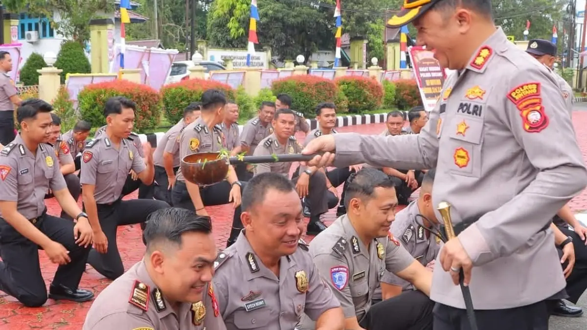 Sebanyak 45 personel Polres Sintang menerima kenaikan pangkat setingkat lebih tinggi pada periode 1 Juli 2026. (IST)