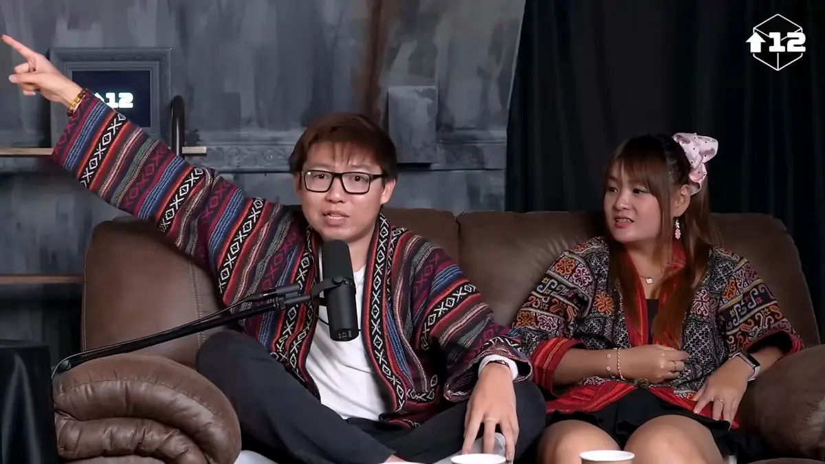 Dalam obrolan podcast di atas jam 12, Jajago Keliling Indonesia bercerita salah satunya tentang ketimpangan sosial dan infrastruktur di kalimantan. ia membahas pengalaman menjelajah pelosok Nusantara. (YOUTUBE)
