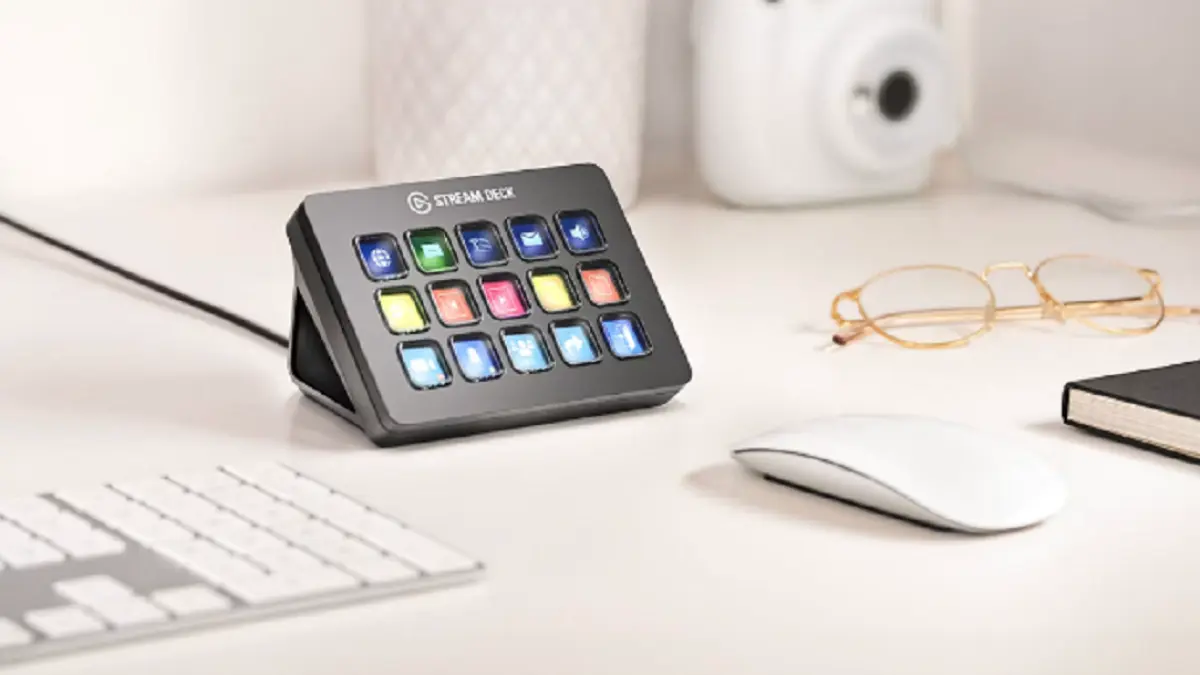 Elgato Stream Deck masuk dalam daftar gadget futuristik diklaim mampu mengubah meja kerja biasa menjadi ruang kerja berteknologi tinggi. (Dok. Elgato)