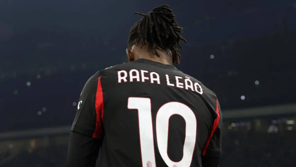 Rafael Leao berpeluang meninggalkan AC Milan setelah masuk daftar jual pada bursa transfer musim panas. (IG@iamrafaeleao93)