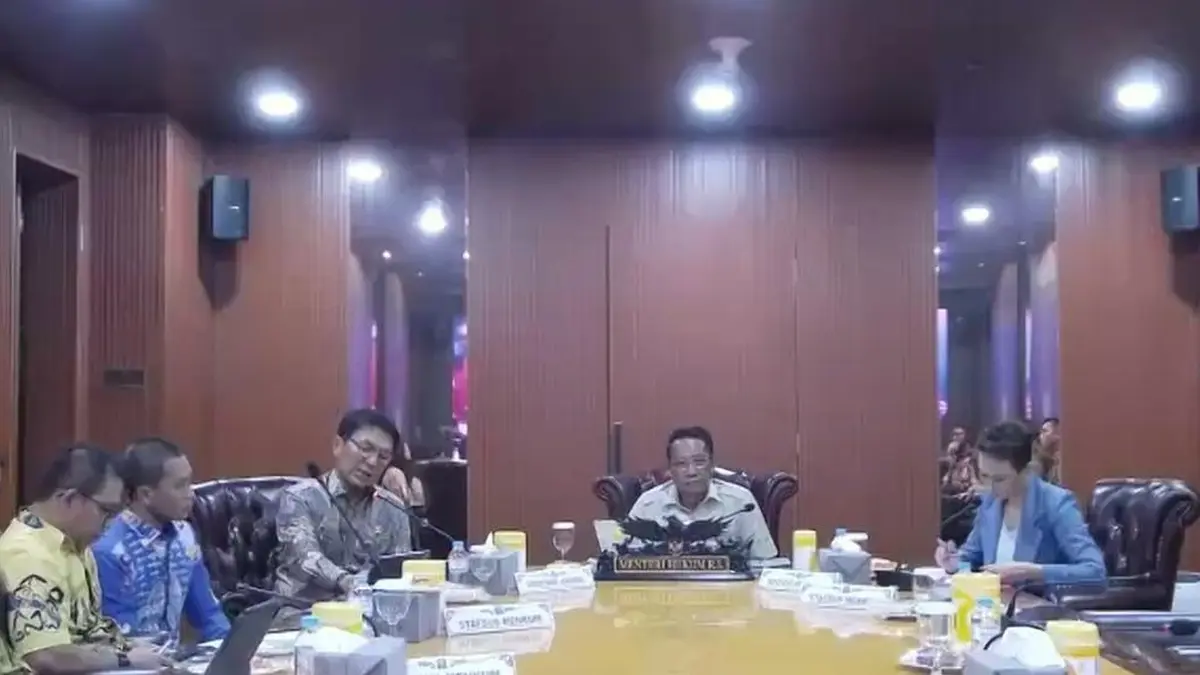 Forum Pertemuan Terbuka (Town Hall Meeting) bersama Menteri Hukum Republik Indonesia yang dilaksanakan secara virtual pada Jumat (3/7). (DOK KANWIL KEMENKUM KALBAR)