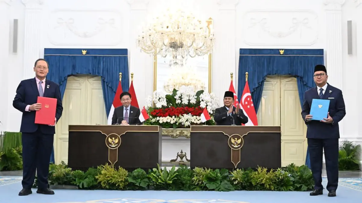 Presiden Prabowo Subianto dan Perdana Menteri Singapura Lawrence Wong menyaksikan penandatanganan 26 dokumen kerja sama strategis Indonesia–Singapura dalam Leaders