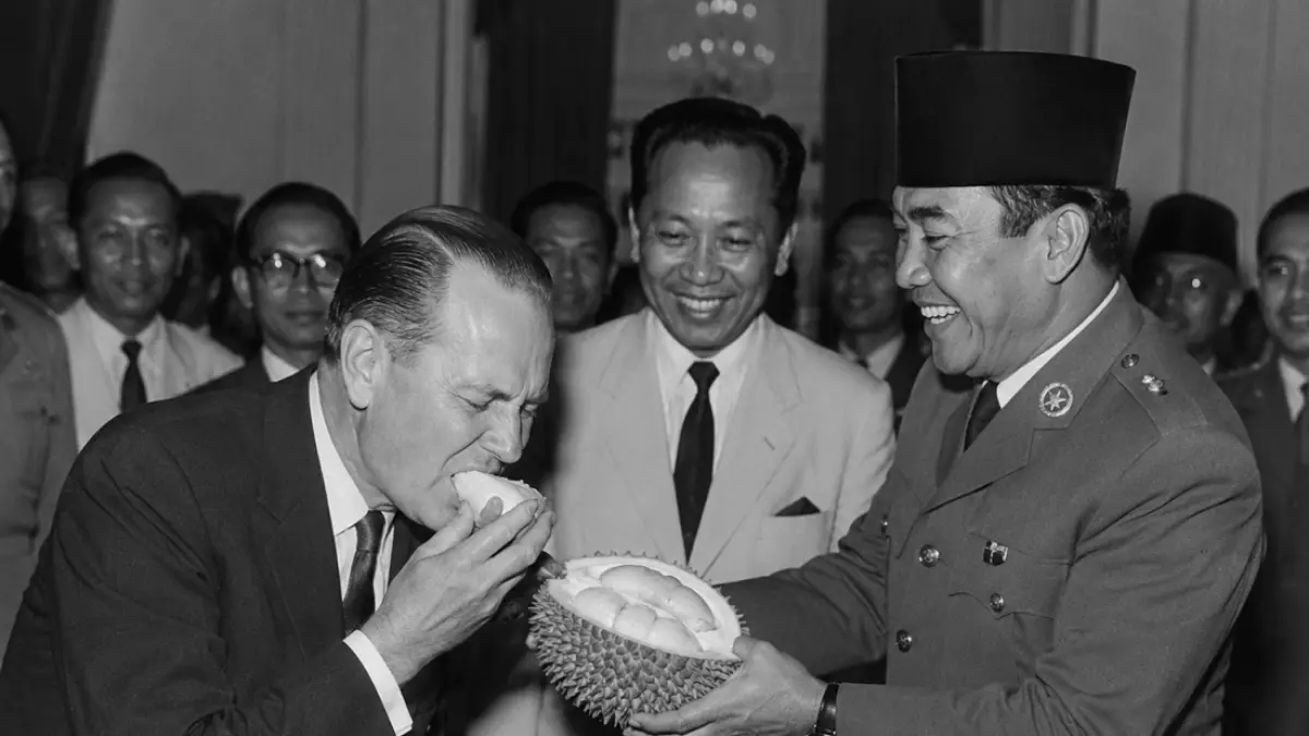 Ilustrasi ketika Presiden Sukarno memaksa Dubes AS mencicipi durian 