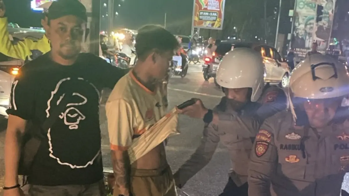 BEGAL : Anton pelaku begal di Kapuas Hulu saat ditangkap Polisi di Pontianak.  (IST)
