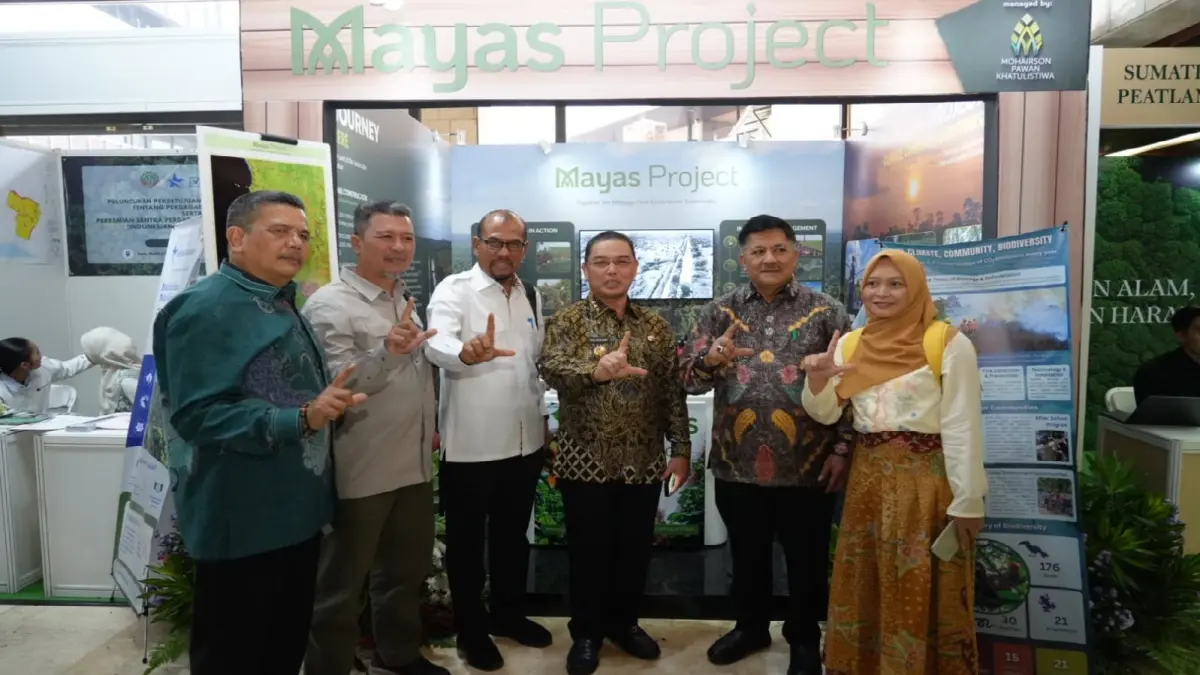 Gubernur Ria Norsan di sela kegiatan penyerahan Persetujuan Menteri Kehutanan terkait Perdagangan Karbon dan peresmian Indonesia Forestry Carbon Hub di Auditorium Dr. Soedjarwo, Gedung Manggala Wanabakti, Jakarta, Senin (6/7). (ADPIM PEMPROV)