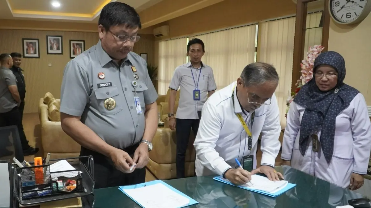 Kanwil Kemenkum Kalbar bersama Pengadilan Tinggi Pontianak menggelar rapat verifikasi dan validasi pencatatan Barang Milik Negara (BMN) pada Senin (6/7). (DOK KANWIL KEMENKUM KALBAR)