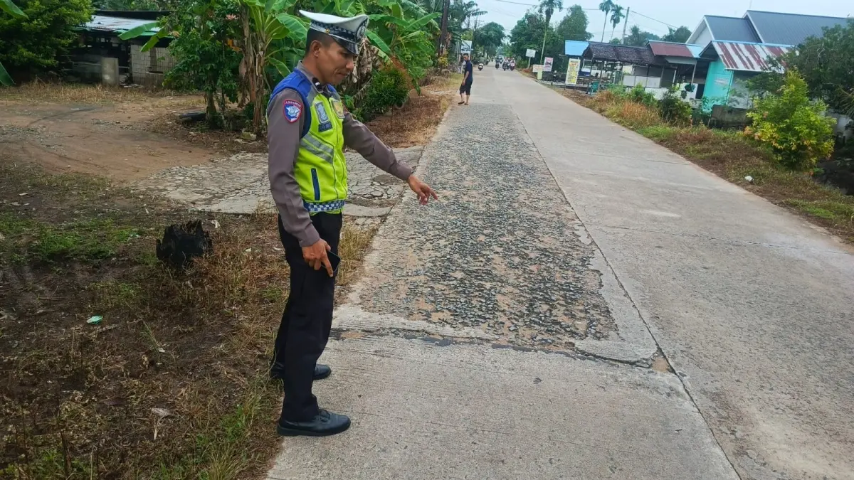 Lokasi kecelakaan antara dua pemotor di Jalan Wonodadi II Kecamatan Sungai Raya pada Senin (6/7). Korban lansia meninggal dunia. (ISTIMEWA)