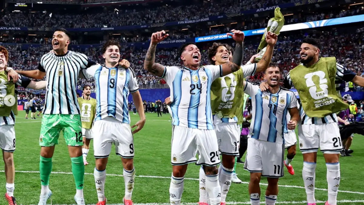 Para pemain Argentina bergembira usai menang dramatis 3-2 atas Mesir. (IG@afaseleccion)