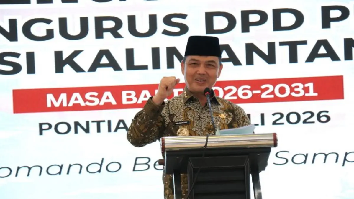 Gubernur Kalimantan Barat, Ria Norsan menghadiri sekaligus menyaksikan Pengukuhan Pengurus Dewan Pimpinan Daerah Persaudaraan Kepala Desa Indonesia (DPD PKDI) Provinsi Kalimantan Barat di Pontianak, Jumat. (Antara)