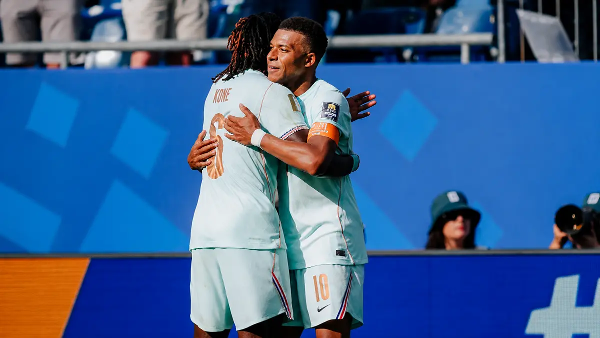 Kylian Mbappé memastikan cedera pergelangan kakinya hanya ringan setelah membawa Prancis melaju ke semifinal Piala Dunia 2026. (IG@equipedefrance)