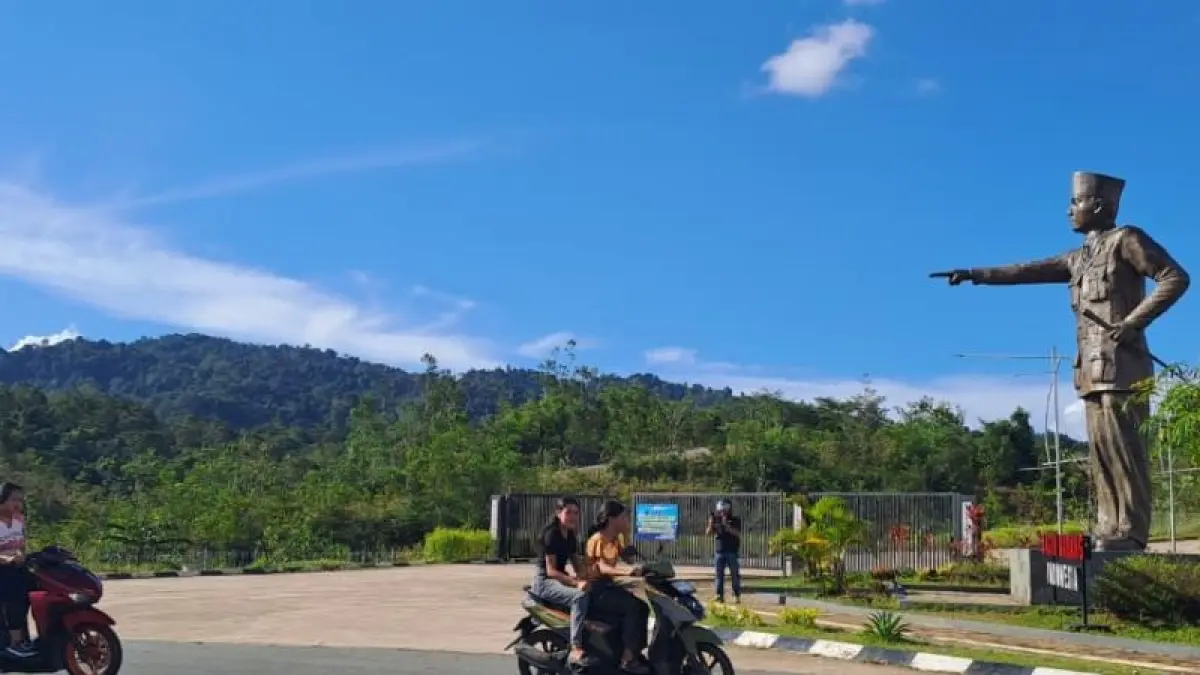 Salah satu ruas jalan yang ada di Kabupaten Bengkayang. Kawasan ini sebelumnya masuk bagian dari Kabupaten Sambas (DOK PONTIANAK POST)