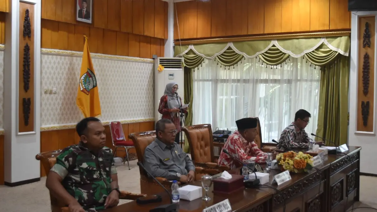 Wabup, Juli Suryadi Burdadi saat membuka rakor dan evaluasi satgas BBM subsidi.