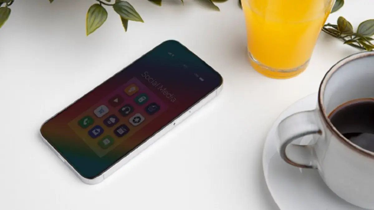 Fitur baru iOS 27 menampilkan pintasan paste otomatis di atas keyboard iPhone untuk mempercepat aktivitas pengguna. (Freepik/@freepik)