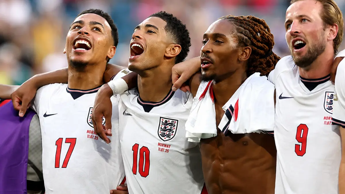 Pemain Inggris merayakan kemenangan mereka atas Norwegia dan lolos ke semifinal berkat dua gol Jude Bellingham. (IG@england)