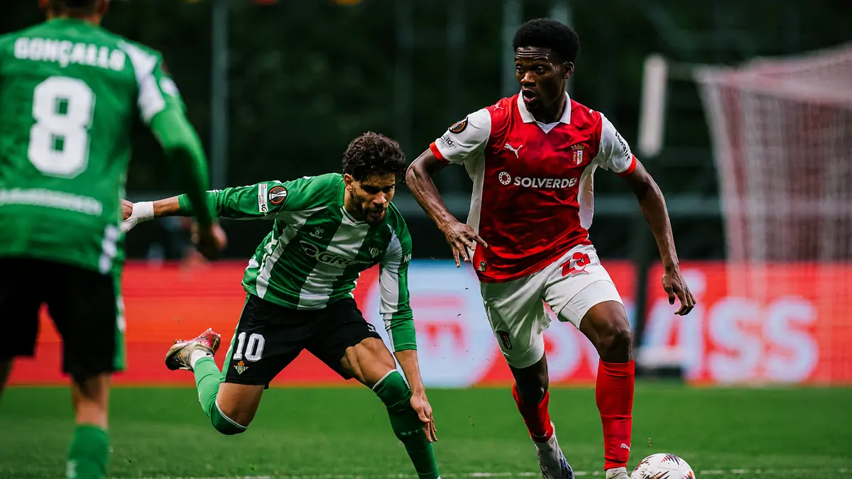 Jean-Baptiste Gorby menjadi target AC Milan, sementara Manchester United juga memantau gelandang Braga tersebut. (IG@gorby.29)