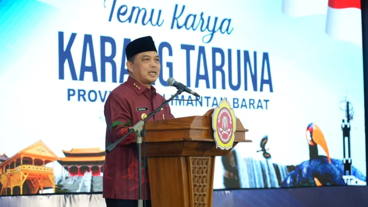 Ria Norsan saat menghadiri Temu Karya Karang Taruna Kabupaten/Kota se-Kalimantan Barat yang berlangsung di Pendopo Gubernur Kalbar, Minggu (12/7). (ADPIM PEMPROV KALBAR)
