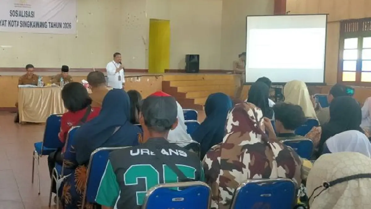 Sosialisasi Sekolah Rakyat Terpadu kepada orang tua dan calon peserta didik di Rumah Adat Melayu Singkawang, Senin (13/7). (Antara/Narwati)