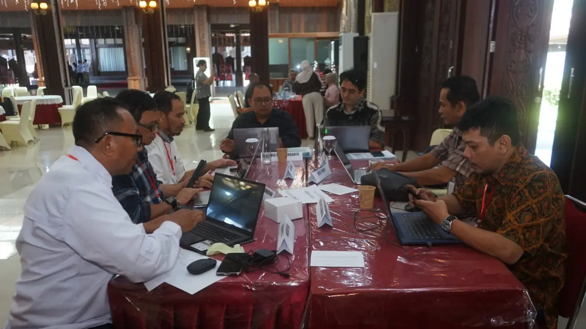 Suasana pelaksanaan Uji Kompetensi Jurnalis (UKJ) AMSI Kalbar 2026 yang diikuti puluhan jurnalis dari berbagai daerah di Kalimantan Barat guna memperkuat profesionalisme dan meningkatkan kepercayaan publik terhadap pers
