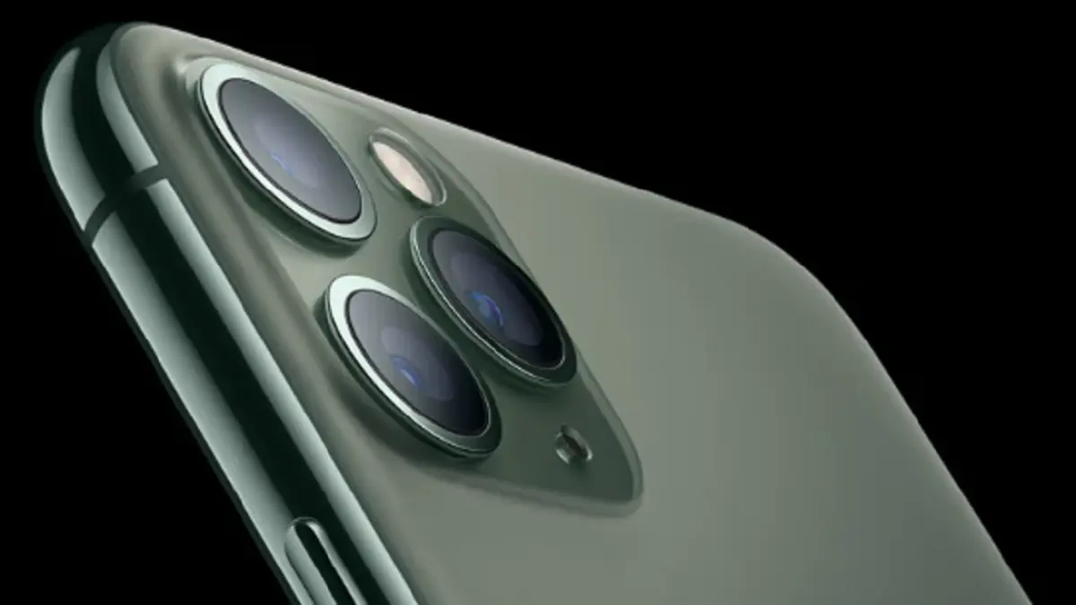 iPhone 11 Pro masih menjadi incaran pengguna serta kolektor meski sudah dihentikan Apple. (Dok. Apple)