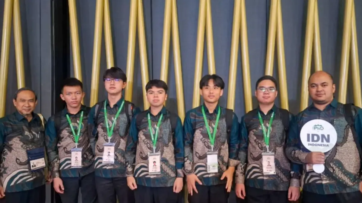 Prestasi siswa Kalimantan Barat di dunia sains. Juan Richie dari SMAS Kristen Immanuel Pontianak menjadi peraih medali perunggu bersama Tim Olimpiade Fisika Indonesia pada International Physics Olympiad (IPhO) 2026 di Kolombia. ANTARA/HO-KBRI Bogota.
