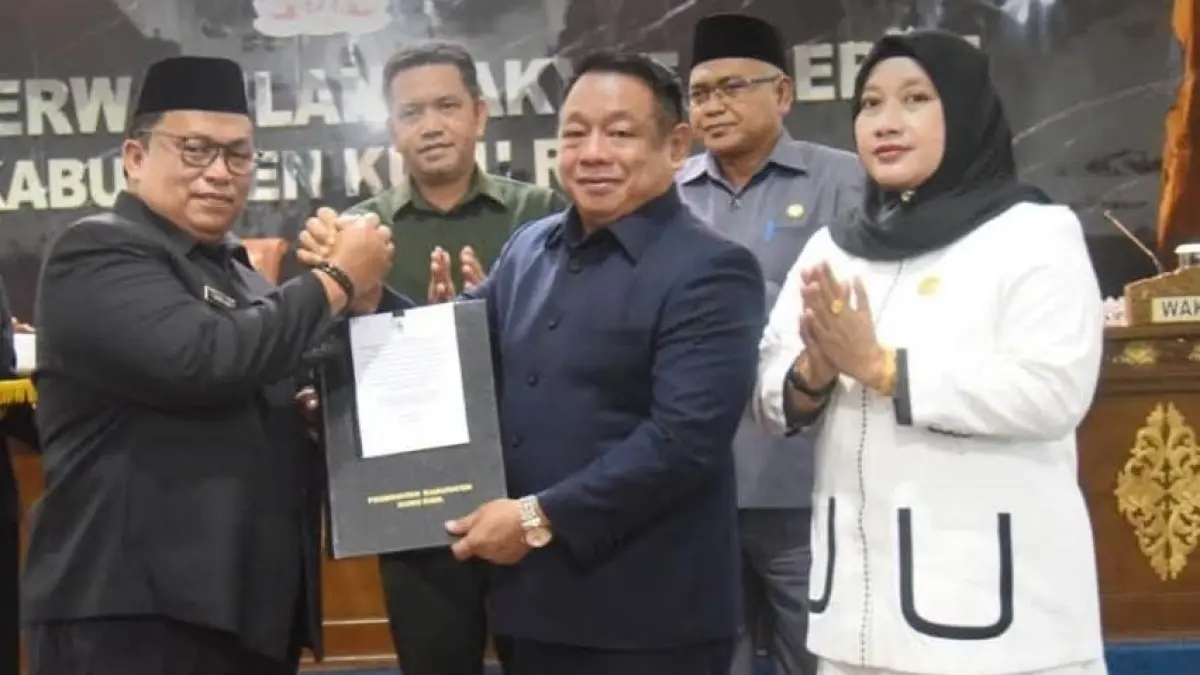 : Wabup Kubu Raya, Sukiryanto menyampaikan empat Raperda strategis yang diharapkan menjadi payung hukum dalam meningkatkan kualitas pelayanan publik, perlindungan lingkungan, pelestarian budaya, dan tata kelola aset daerah.(Sukiryanto)