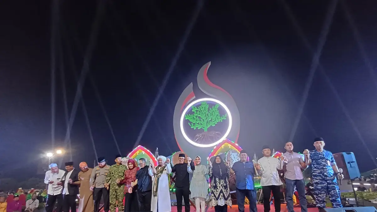 Bundaran Gaforaya di Kubu Raya ini dibangun tanpa dana APBD. Keberadaannya kerap dimanfaatkan untuk berbagai momentum (DOK PONTIANAK POST) 
 
