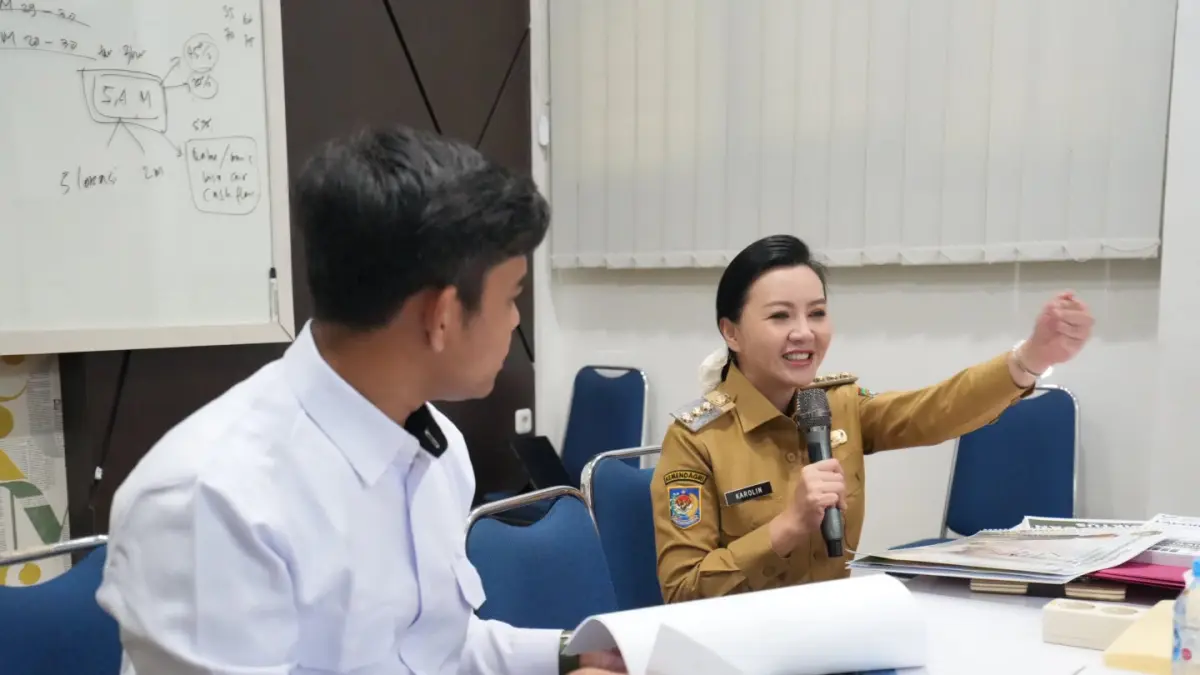 Bupati Landak, Karolin Margret Natasa mengunjungi Satker Pelaksanaan Prasarana Strategis Kalimantan Barat di Pontianak, Senin (13/7).