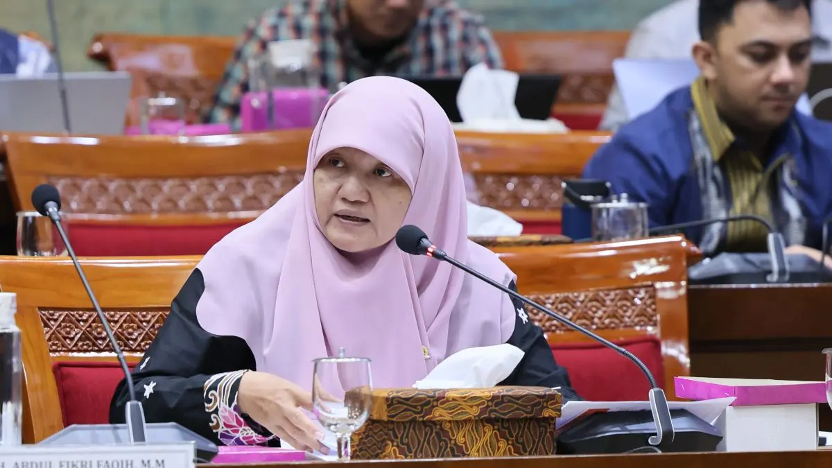 Anggota Komisi X DPR RI Reni Astuti dalam Rapat Kerja dengan Mendikdasmen RI yang membahas Laporan Keuangan Pemerintah Pusat APBN Tahun Anggaran 2025 di ruang Rapat Komisi X, Kompleks Parlemen, Senayan, Jakarta, Rabu (15/7/2026). (DPR RI)