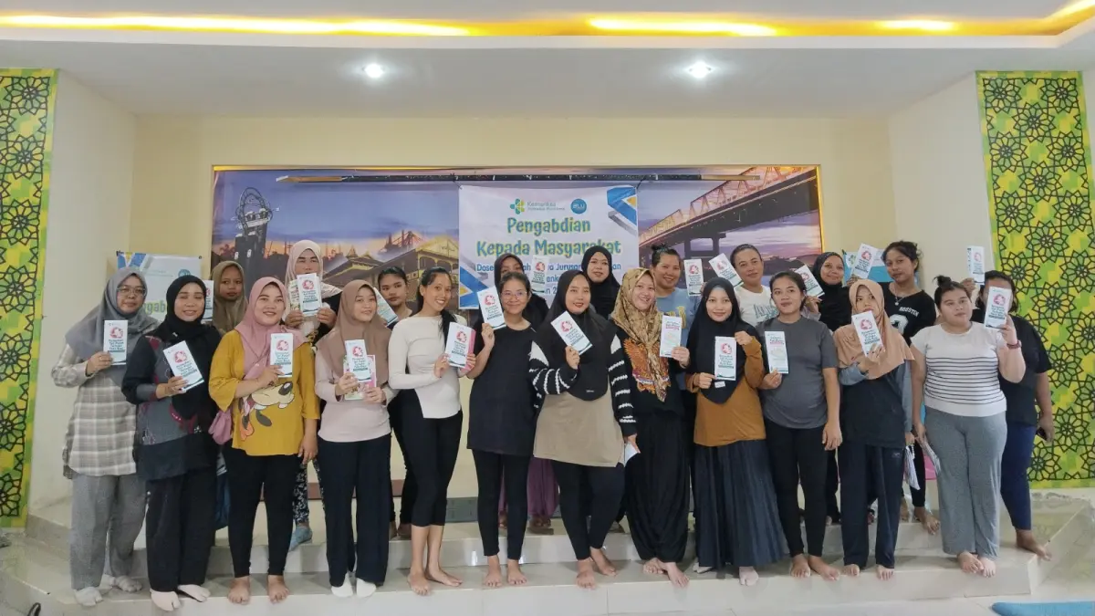 Dosen dan mahasiswa Jurusan Kebidanan Poltekkes Kemenkes Pontianak menggelar pengabdian kepada masyarakat (PKM) di Puskesmas Perumnas II Pontianak, beberapa waktu lalu. (ISTIMEWA)