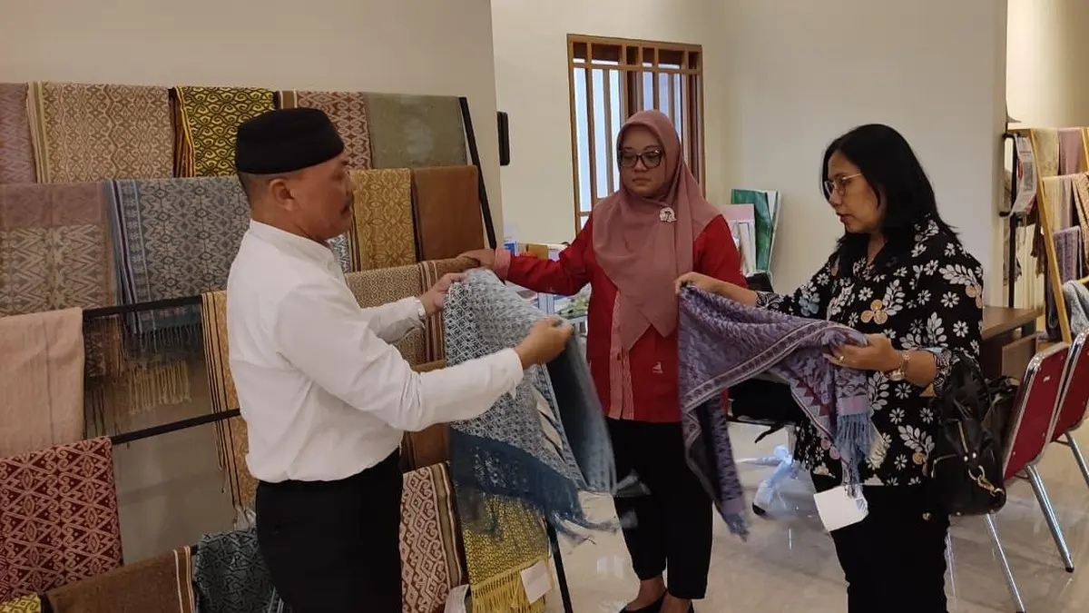 Kanwil Kemenkum Kalbar besama DJKI menggelar koordinasi dengan Dekranasda Provinsi Kalbar pada Rabu (15/7). (DOK KANWIL KEMENKUM KALBAR)